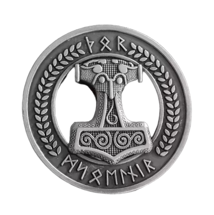 Pin „Mjölnir – Thors Hammer“ – Nordisches Schutzsymbol mit Runen & Lorbeerkranz