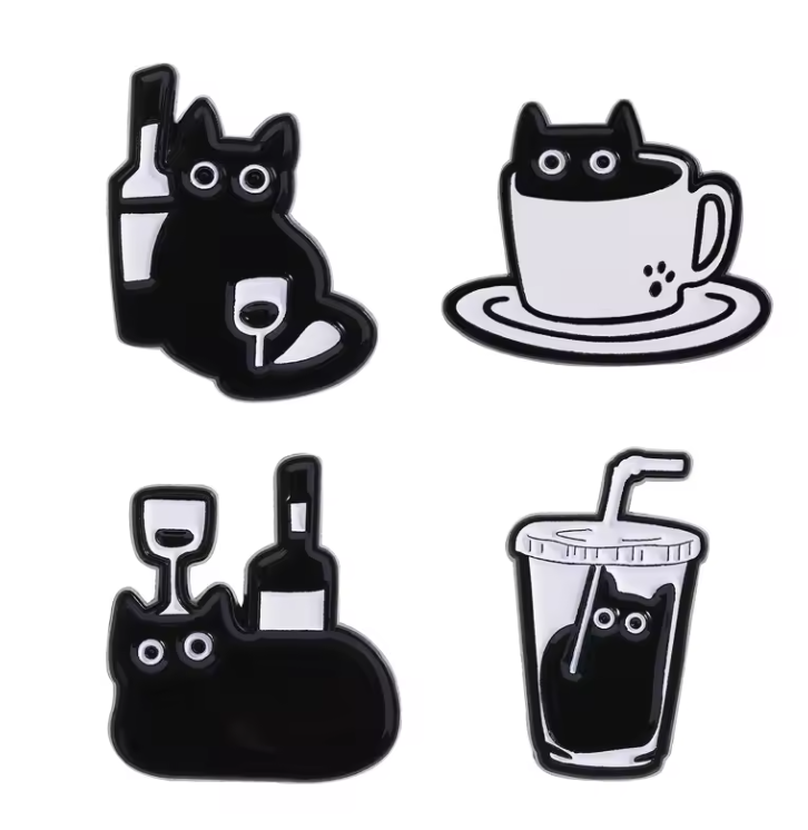 Anstecker-Set „Schwarze Katzen & Drinks“ – 4-teiliges Set aus Metall