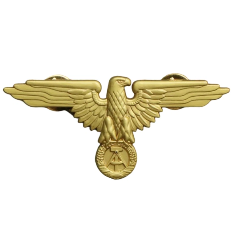 Goldener Adler-Pin mit DDR-Staatswappen – NVA Ostalgie Emblem
